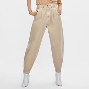Zara Slouchy Jeans - Beige Size 4